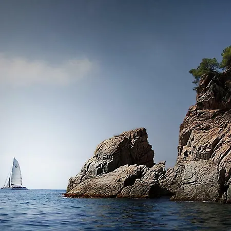 Апартаменти Lloret Beach Льорет-де-Мар